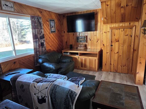 Charming 1-bedroom cabin in serene Sebec