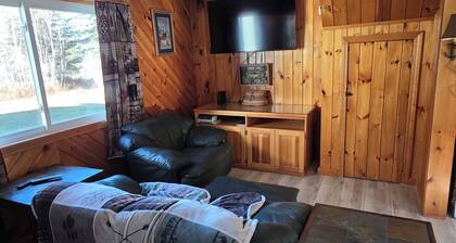 Charming 1-bedroom cabin in serene Sebec
