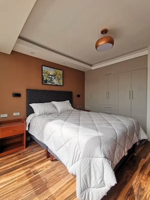 Standard-Apartment, Stadtblick | Verdunkelungsvorhänge, Bügeleisen/Bügelbrett, kostenloses WLAN