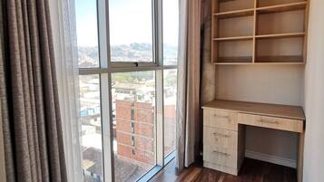 Luxe appartement, 4 slaapkamers, privézwembad, uitzicht op stad | Woonruimte