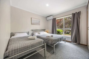3 chambres, fer et planche à repasser, Wi-Fi gratuit, draps fournis