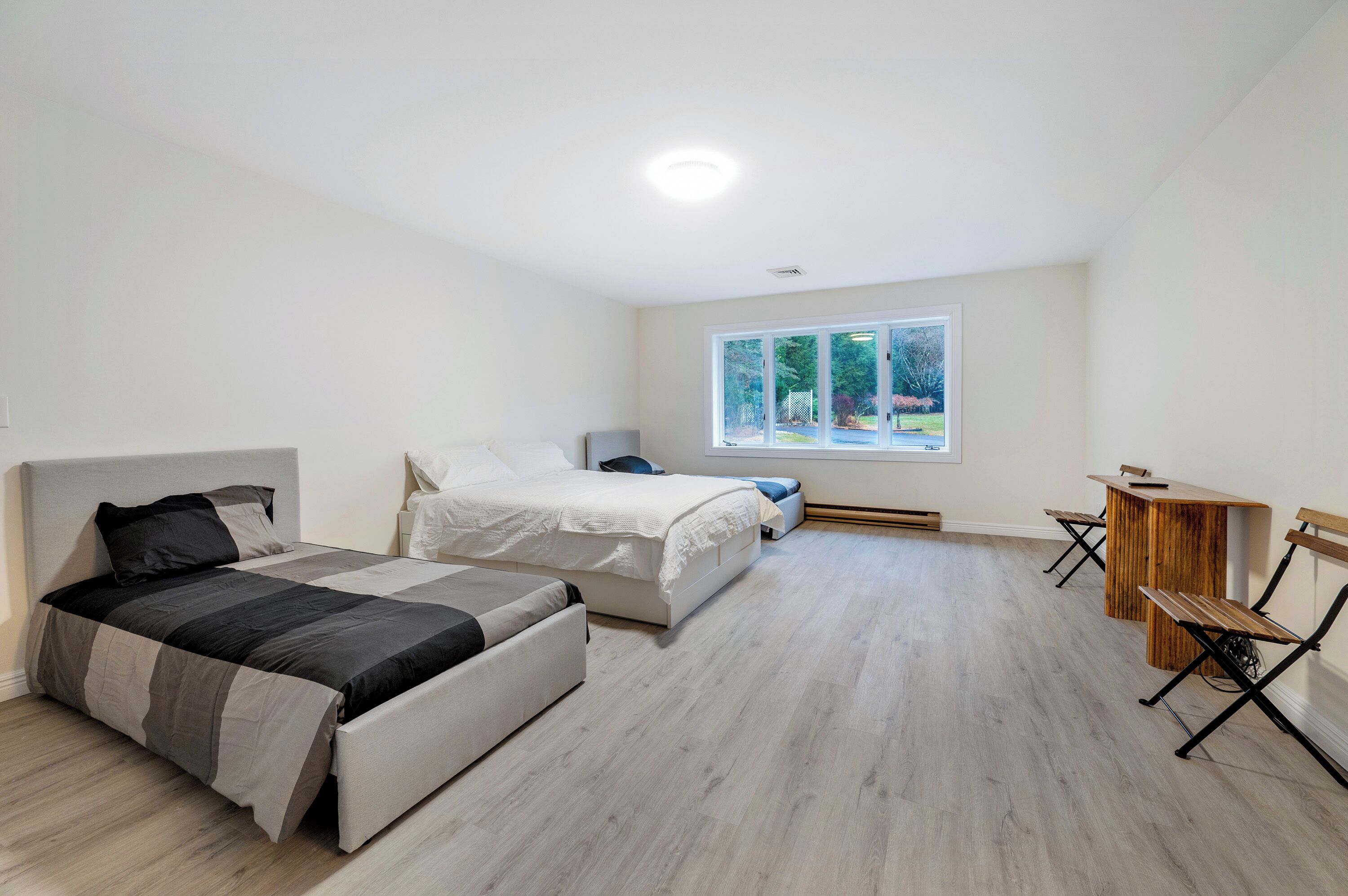 6 habitaciones, tabla de planchar con plancha, wifi y ropa de cama 