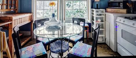 Micro-ondes, four, plaque de cuisson