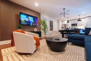 Smart TV, table football - Historic Kirkwood • 3BR 2.5BA • Arcade • Game room (Atlanta)