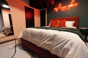 3 bedrooms, desk, iron/ironing board, free WiFi - Historic Kirkwood • 3BR 2.5BA • Arcade • Game room (Atlanta)