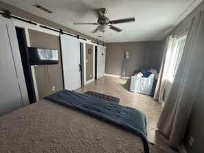3 bedrooms, iron/ironing board, free WiFi, bed sheets