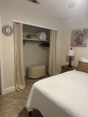 3 bedrooms, iron/ironing board, free WiFi, bed sheets - Fully loaded family and fur-baby friendly home in Pace.  (Pace)