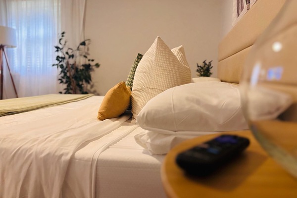 2 bedrooms, desk, iron/ironing board, travel cot