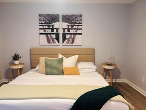 2 bedrooms, desk, iron/ironing board, travel crib - Stylish Stay in the Heart of Decatur • King Bed + Modern Touches (Decatur)