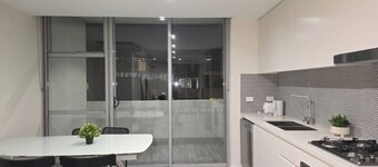 Camperdown one 13 Close to bus stop and SYD CBD