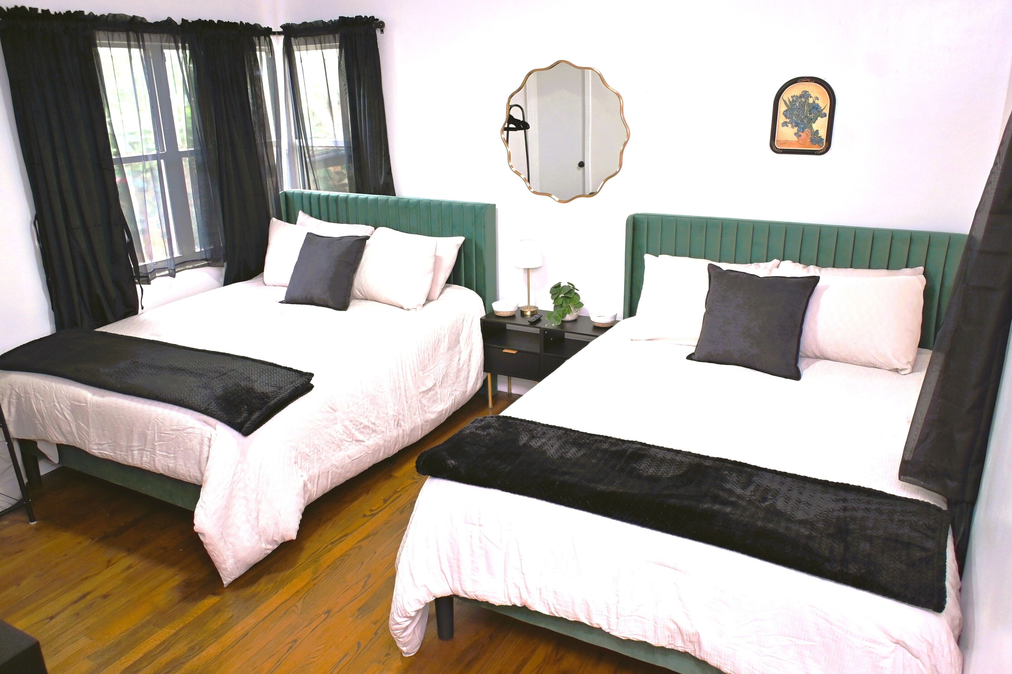 3 habitaciones, escritorio, tabla de planchar con plancha y wifi gratis 