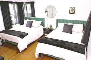 3 bedrooms, desk, iron/ironing board, free WiFi