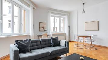 Fernseher, Stereoanlage