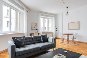 Fernseher, Stereoanlage