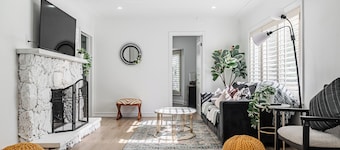 Lakefront Bungalow in Port Credit, Mississauga South