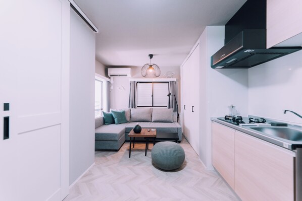 Condo, 1 Bedroom, Non Smoking | Private kitchen | Mini-fridge, microwave, stovetop, electric kettle - Showa Bloom · Cozy Stay Near Shinjuku (Tokyo)