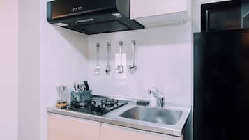 Condo, 1 Bedroom, Non Smoking | Private kitchen | Mini-fridge, microwave, stovetop, electric kettle