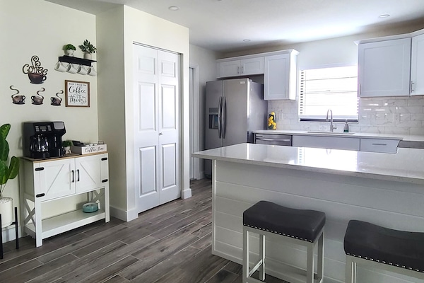 Micro-ondes, four, plaque de cuisson, lave-vaisselle