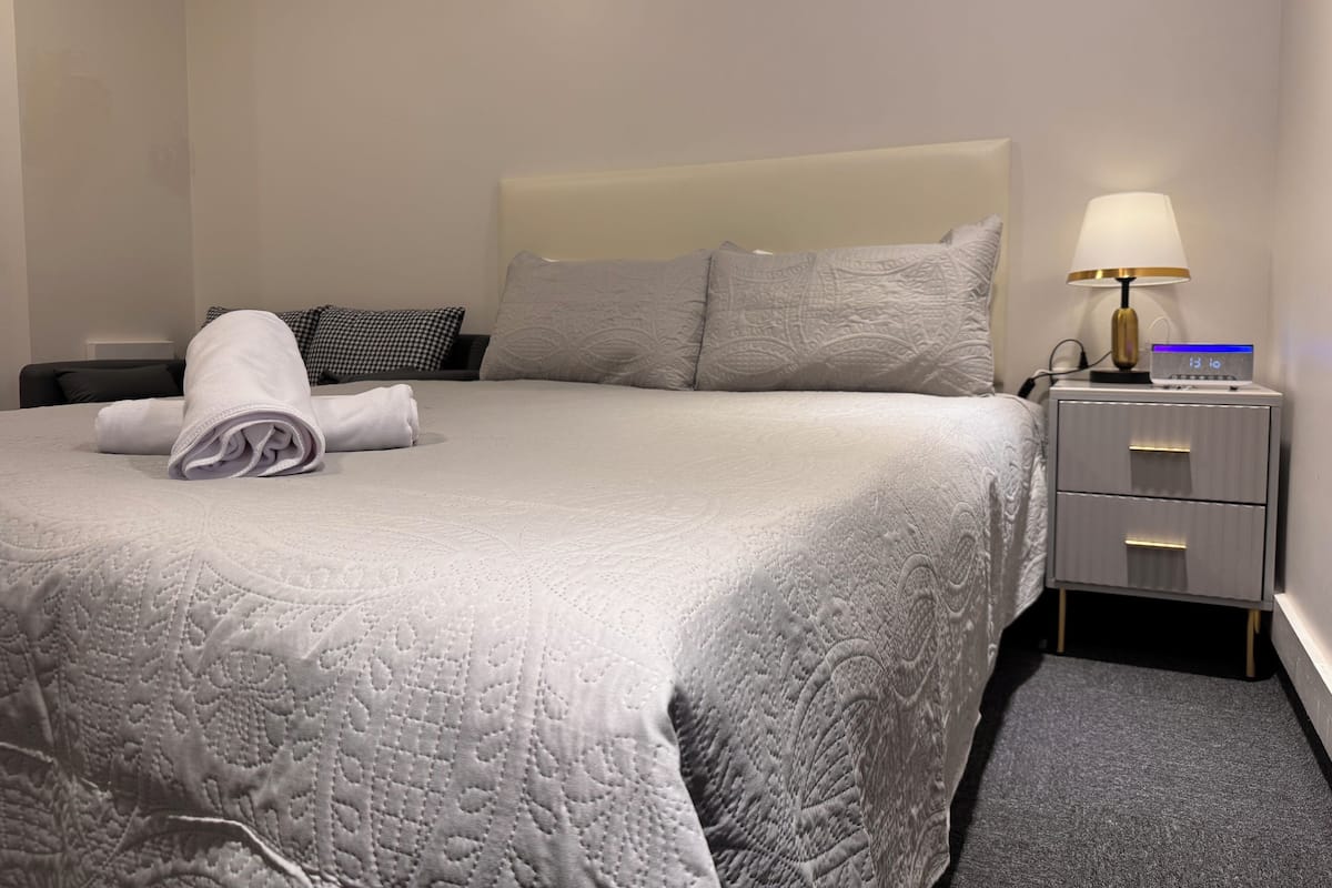 Appartamento | Una scrivania, postazione laptop, Wi-Fi gratuito