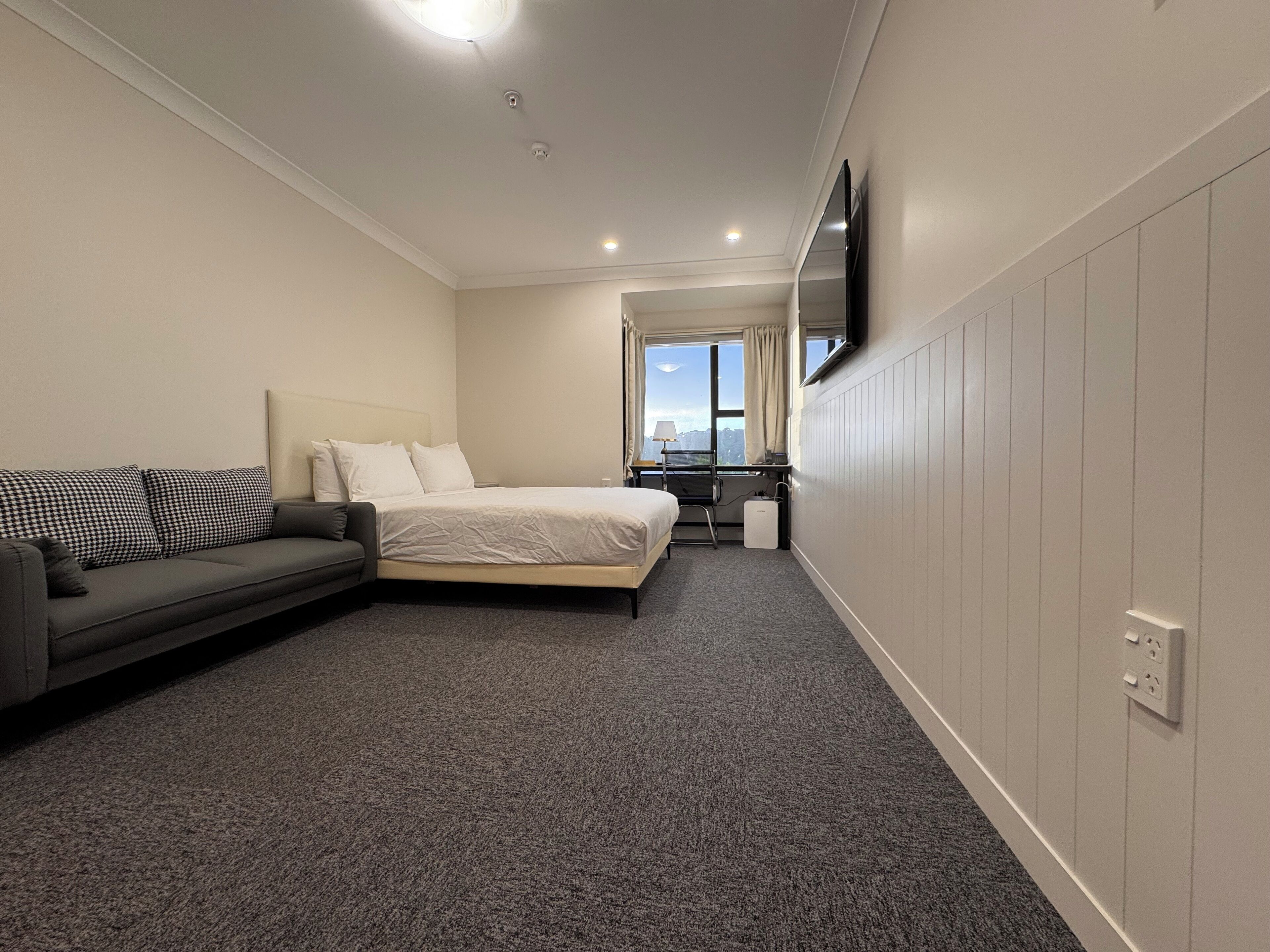 Desk, laptop workspace, free WiFi