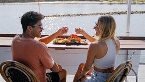 تناول الطعام بالخارج