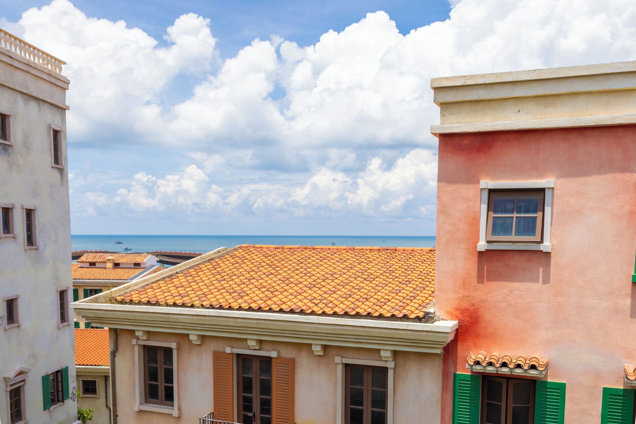 Design Studio Suite, Beach View | Living area | 45-inch Smart TV with digital channels