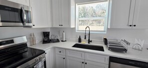 Fridge, microwave, oven, stovetop - The Wellness Cottage at Panama City (Panama City)