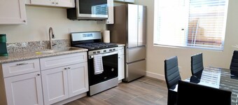 1 bedroom studio centrally located in Riverside Close to CBU, parkview and 91fwy