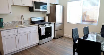 1 bedroom studio centrally located in Riverside Close to CBU, parkview and 91fwy