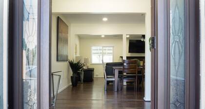 3-bedroom house in charming Riverside with AC & Pool near CBU, Parkview & 91 fwy