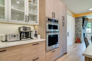 ميكروويف، فرن، موقد طهي مسطح، غسالة أطباق