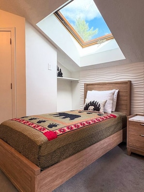 1 slaapkamer, een strijkplank/strijkijzer, reisbedje, gratis wifi