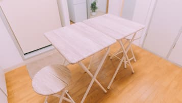 Apartment, 2 Double Beds, Non Smoking | Private kitchen | Full-size fridge, microwave, stovetop, cookware/dishes/utensils