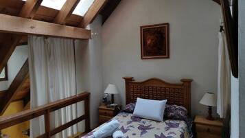 9 bedrooms, iron/ironing board, WiFi, bed sheets