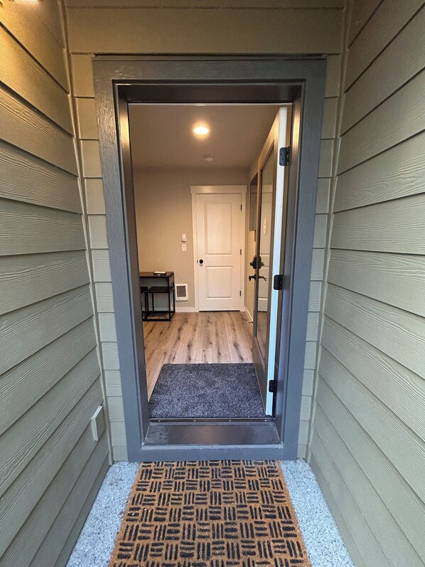 Interior - 
Tranquil - Studio unit w/ kitchenette - Walking distance to Edgefield Concerts (Troutdale)