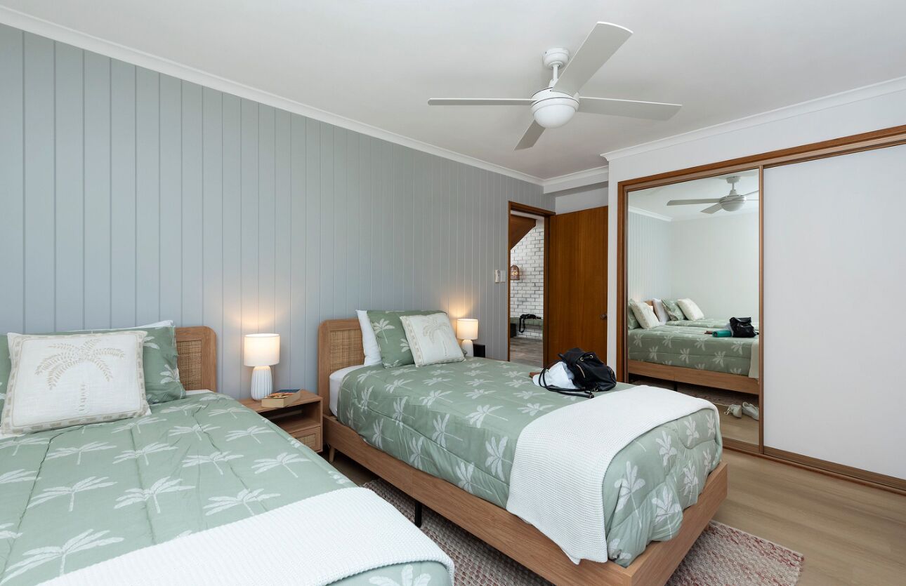 4 bedrooms, desk, iron/ironing board, travel crib