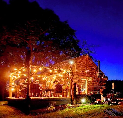 Rustic Cabin with Stunning Views and Walking Paths