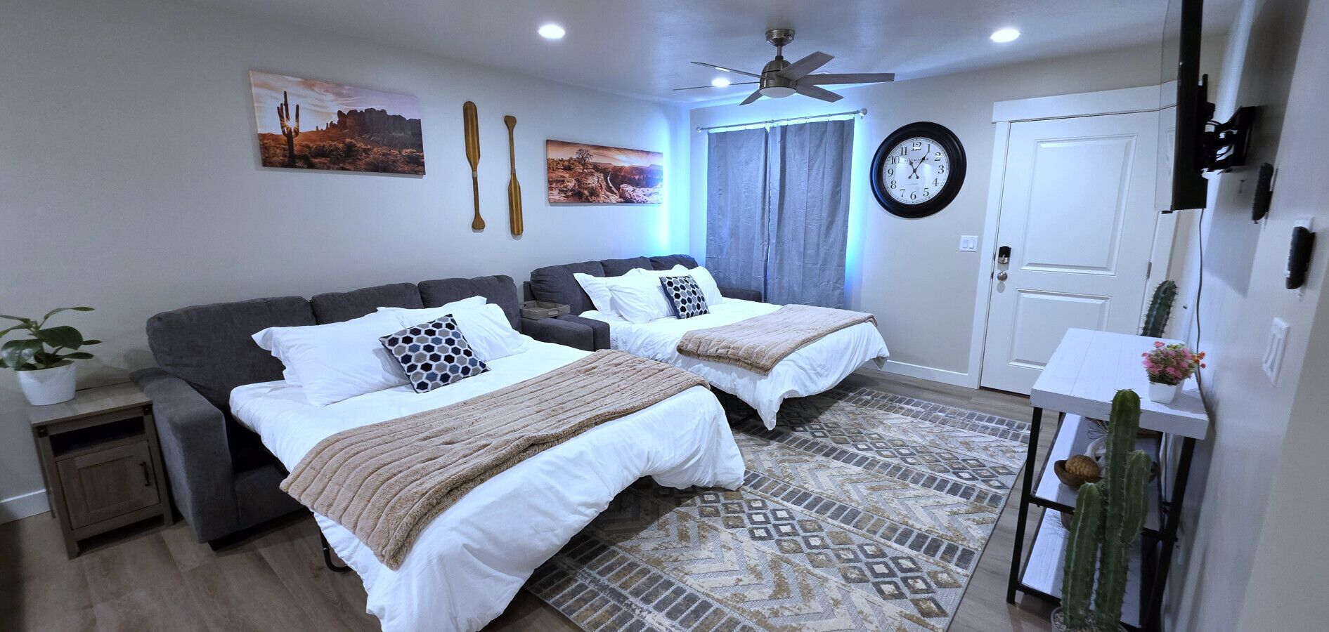 3 bedrooms, desk, iron/ironing board, travel crib