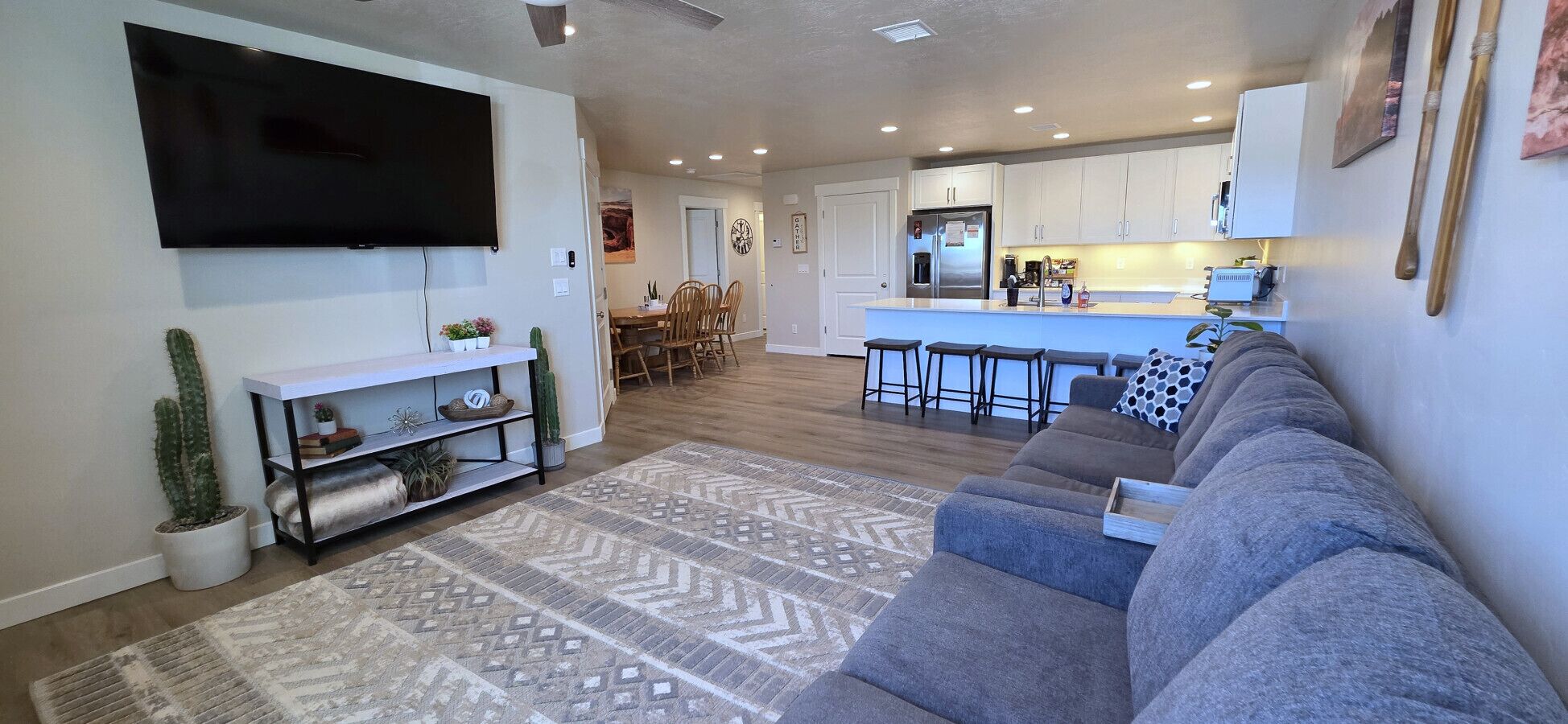 Fernseher, Tischtennisplatte