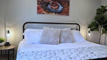 3 bedrooms, desk, iron/ironing board, travel cot