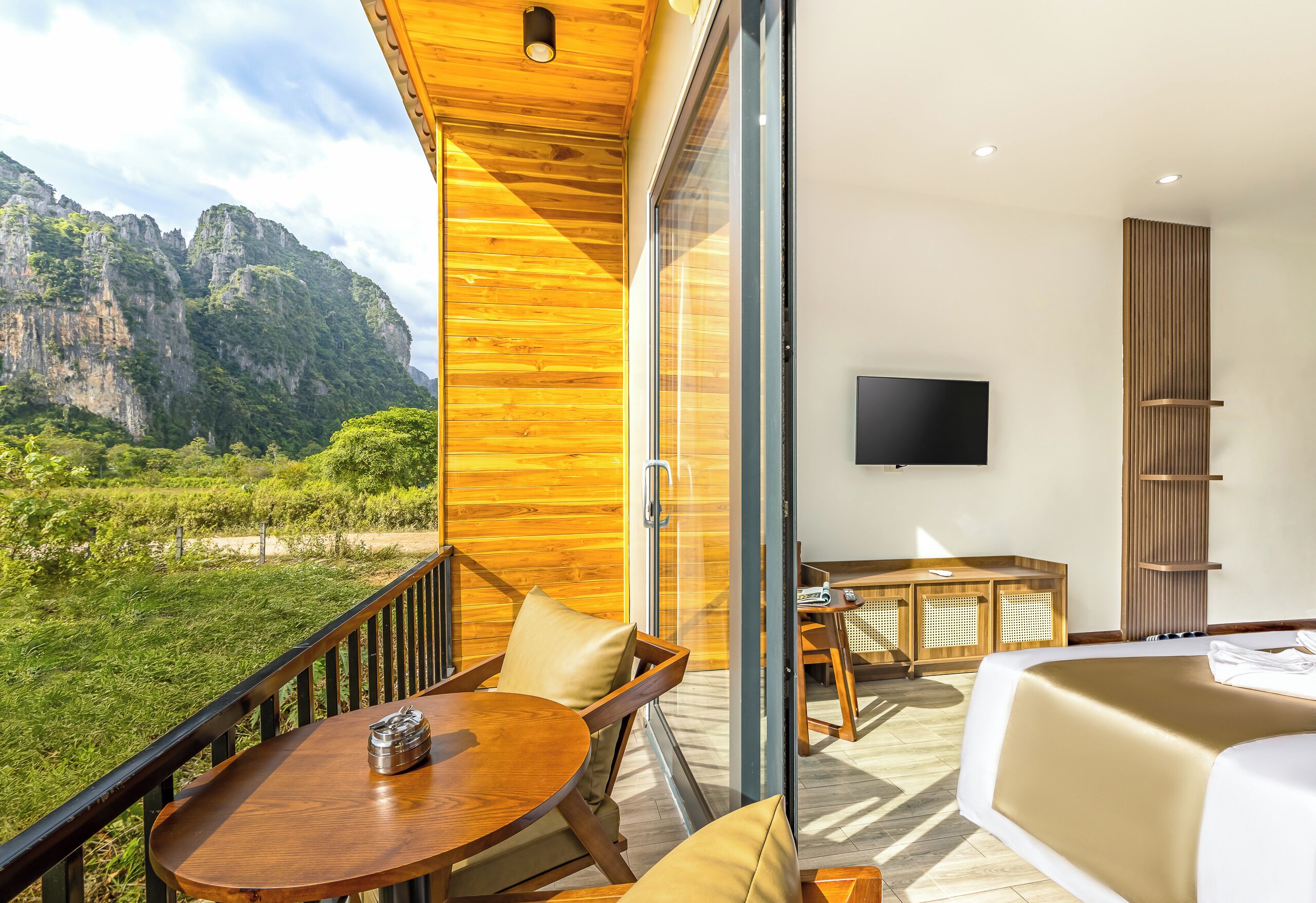 高级双人房, 阳台, 山景 | 露台