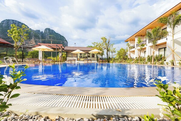 Indoor pool, outdoor pool