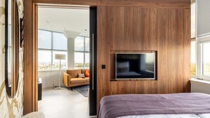 Apartment | 1 bedroom, iron/ironing board - Comfortable Apartment With Panoramic Views (The Hague)