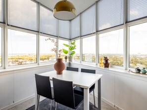 Apartment | Dining - Comfortable Apartment With Panoramic Views (The Hague)
