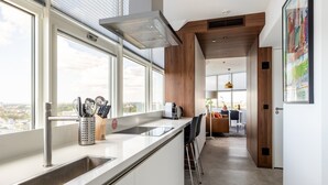 Apartment | Private kitchen - Comfortable Apartment With Panoramic Views (The Hague)