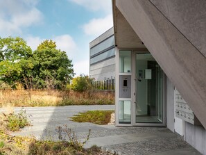 Apartment | Exterior detail - Comfortable Apartment With Panoramic Views (The Hague)