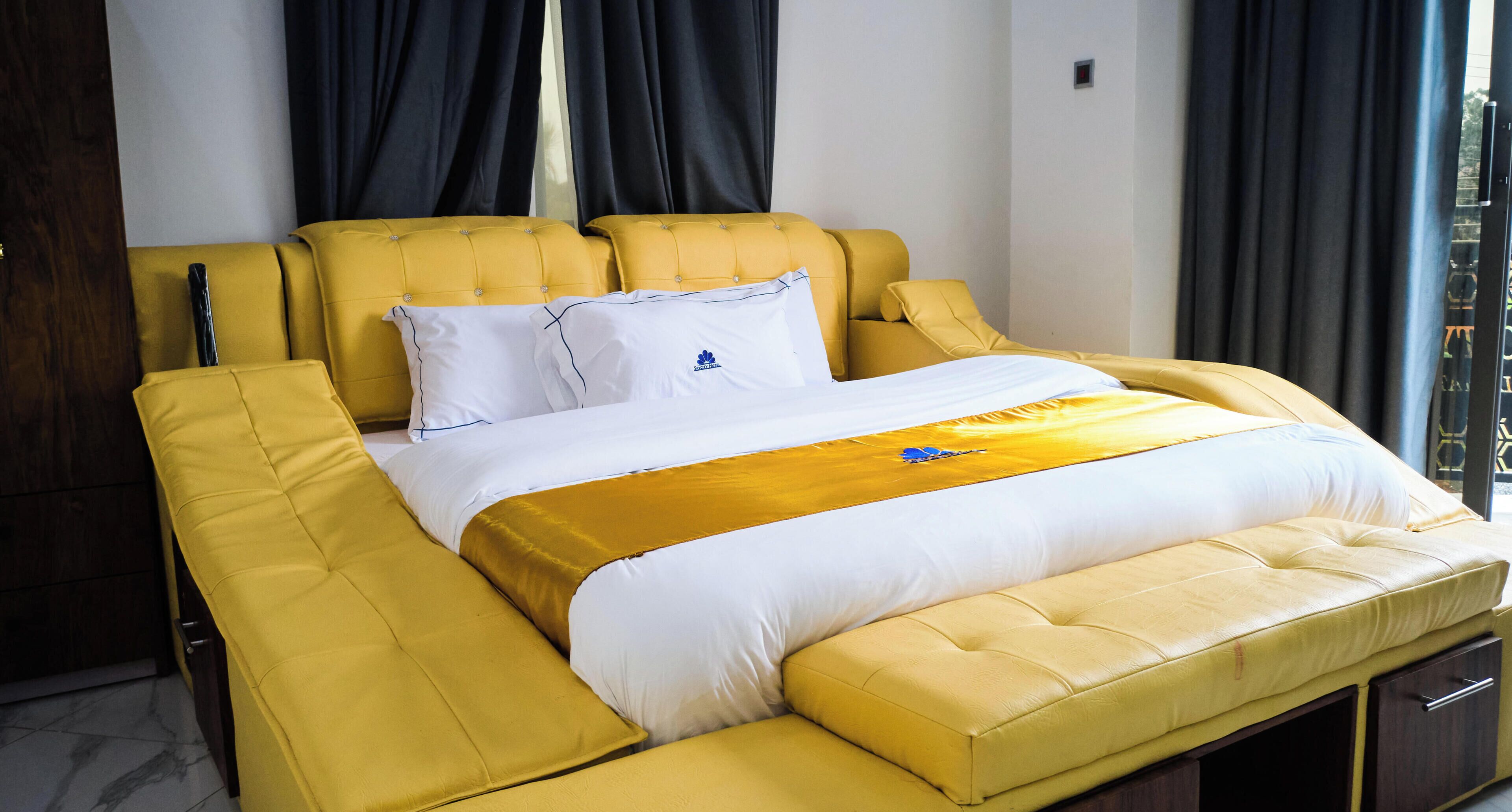 Superior Room, Balcony, Mountain View | Desk, laptop workspace, free WiFi, bed sheets