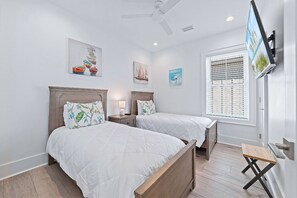 4 habitaciones, tabla de planchar con plancha, internet y ropa de cama 