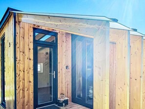 Exterior - Beautiful apartment in villa for 4 guests with A/C, TV, terrace and pets allowed (Imst)