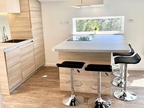 Microwave, dishwasher - Beautiful apartment in villa for 4 guests with A/C, TV, terrace and pets allowed (Imst)